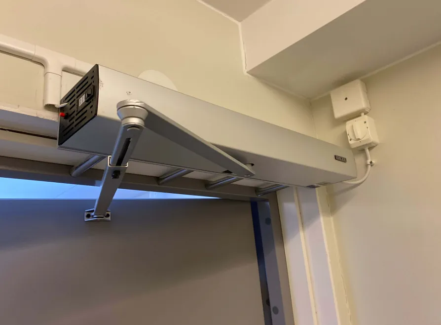 Automatiska dörrar Stockholm - installation och service av dörrautomatik för entré och hiss